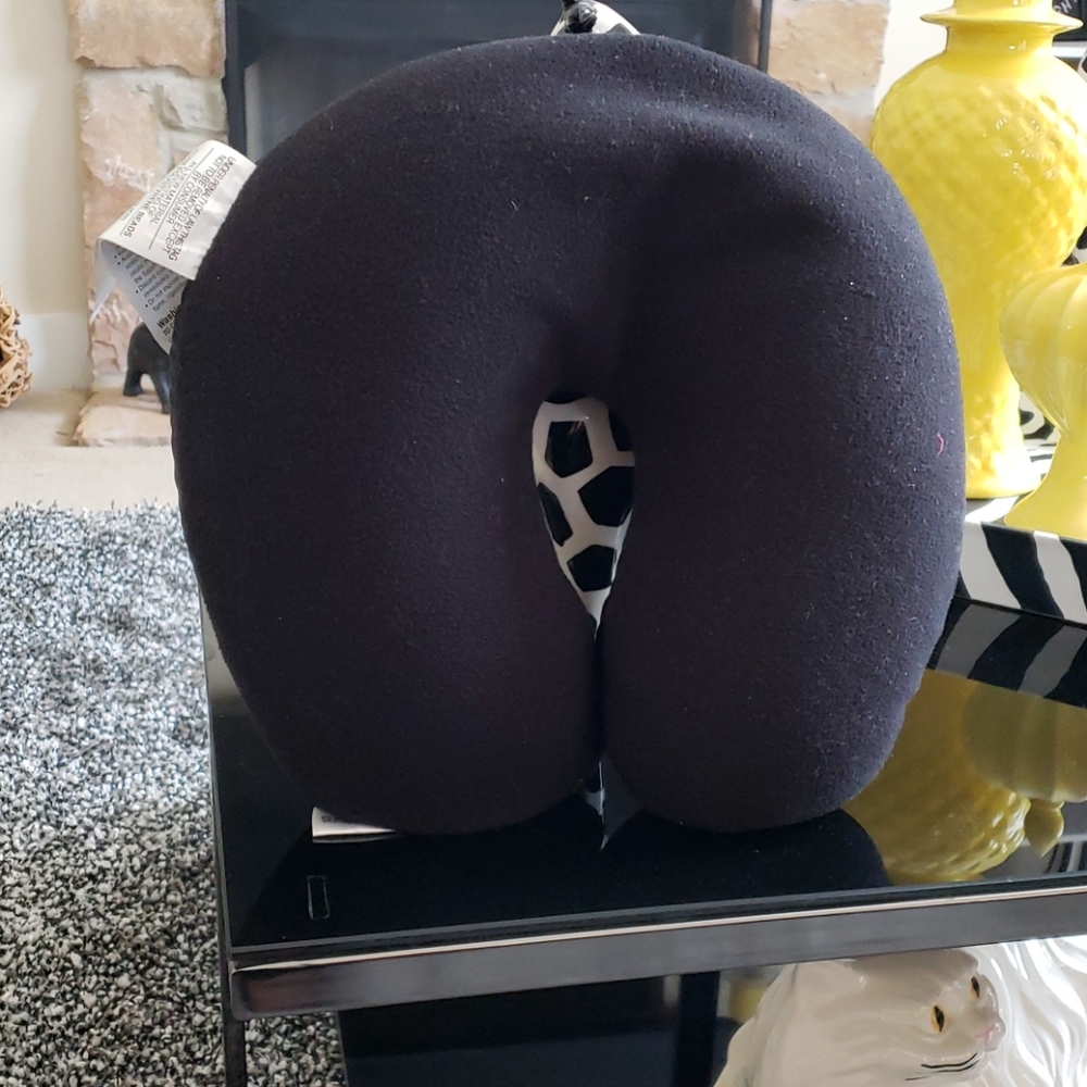 Neck pillow